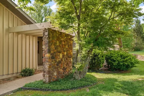 Exterior - 3534 E Cinnamon Pl, Springfield, MO 65809 photo 2 of 8