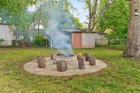 Exterior - 936 W Glenwood St, Springfield, MO 65807 photo 9 of 11