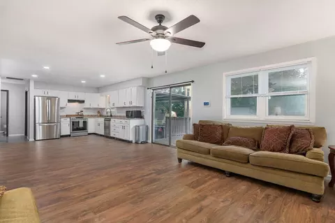 Living - 936 W Glenwood St, Springfield, MO 65807 photo 3 of 3