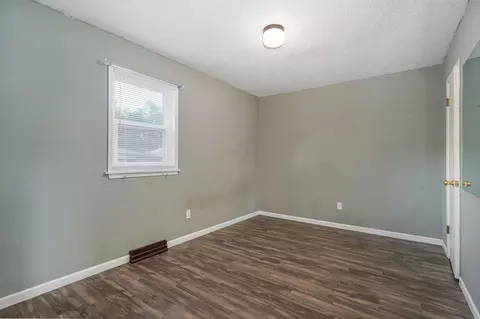 Bedroom - 936 W Glenwood St, Springfield, MO 65807 photo 3 of 3