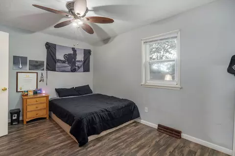 Bedroom - 936 W Glenwood St, Springfield, MO 65807 photo 1 of 3