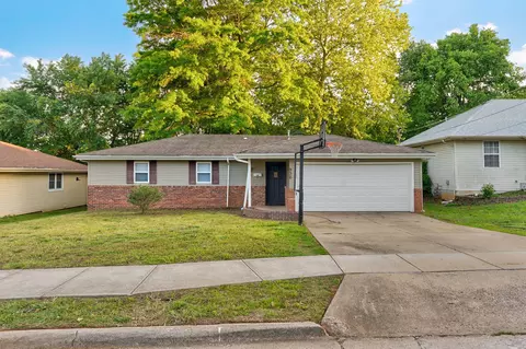 936 W Glenwood St, Springfield, MO 65807