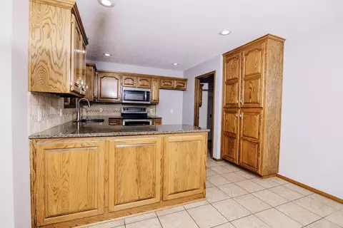Kitchen - 3675 S Lexus Ave, Springfield, MO 65807 photo 5 of 6