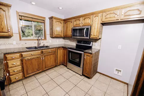 Kitchen - 3675 S Lexus Ave, Springfield, MO 65807 photo 2 of 6