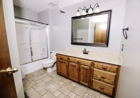 Bath - 3675 S Lexus Ave, Springfield, MO 65807 photo 10 of 10
