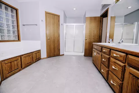 Bath - 3675 S Lexus Ave, Springfield, MO 65807 photo 6 of 10