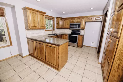 Kitchen - 3675 S Lexus Ave, Springfield, MO 65807 photo 1 of 6