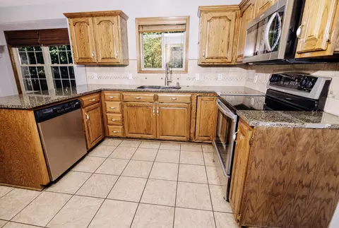 Kitchen - 3675 S Lexus Ave, Springfield, MO 65807 photo 3 of 6