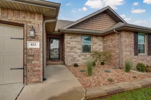 Exterior - 833 E Grouse Rd, Nixa, MO 65714 photo 4 of 10