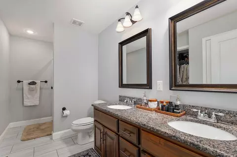 Bath - 833 E Grouse Rd, Nixa, MO 65714 photo 1 of 4