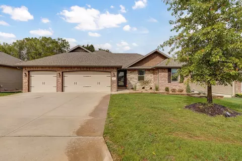 833 E Grouse Rd, Nixa, MO 65714