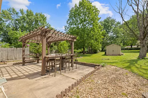 Exterior - 3606 S Parkhill Ave, Springfield, MO 65807 photo 3 of 9