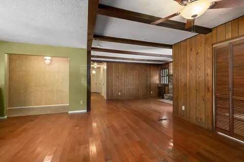 Living - 3606 S Parkhill Ave, Springfield, MO 65807 photo 3 of 4