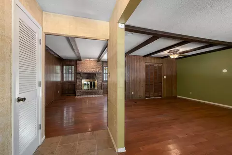 Entry Way - 3606 S Parkhill Ave, Springfield, MO 65807 photo 1 of 3
