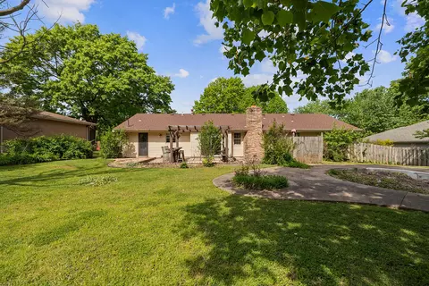 Exterior - 3606 S Parkhill Ave, Springfield, MO 65807 photo 6 of 9