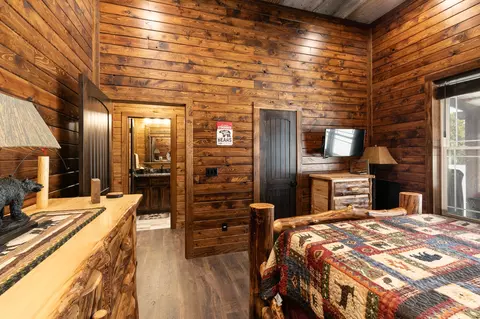 Bedroom - 11495 State Highway Pp, Collins, MO 64738 photo 4 of 4