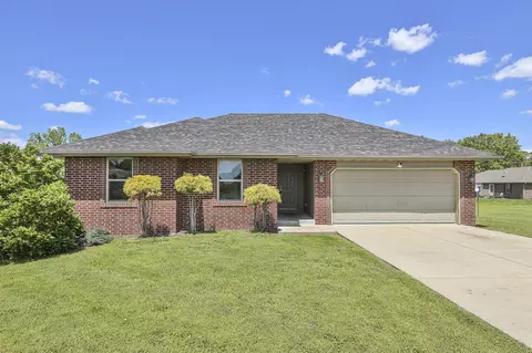 411 S Denver Pl, Bolivar, MO 65613