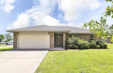 1060 E Walnut St, Bolivar, MO 65613