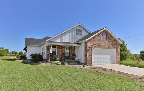 1245 E Keeling Pl, Bolivar, MO 65613