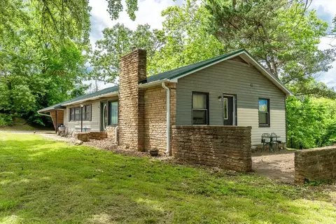 705 Preacher Roe Blvd, West Plains, MO 65775