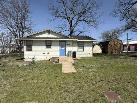102 W Main Ave, Ava, MO 65608