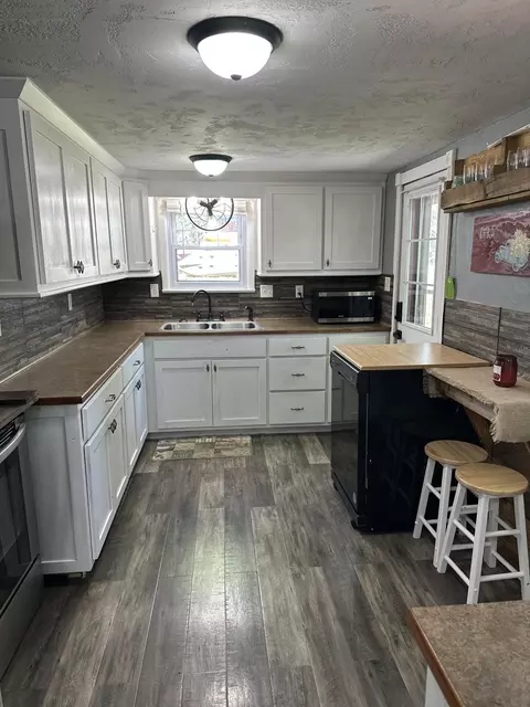 Kitchen - 2210 Eaglecrest Rd, Cape Fair, MO 65624 photo 1 of 6
