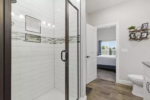 Bath - 3579 W Camelot St, Springfield, MO 65807 photo 3 of 3
