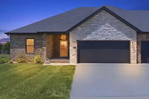 3579 W Camelot St, Springfield, MO 65807