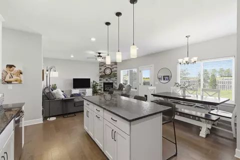 Kitchen - 3579 W Camelot St, Springfield, MO 65807 photo 2 of 3
