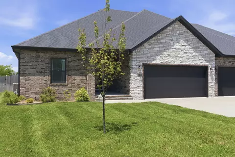 Exterior - 3579 W Camelot St, Springfield, MO 65807 photo 3 of 7