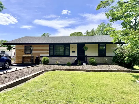 Exterior - 829 S Roosevelt Ave, Aurora, MO 65605 photo 3 of 3