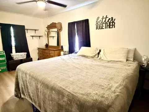 Bedroom - 829 S Roosevelt Ave, Aurora, MO 65605 photo 2 of 4