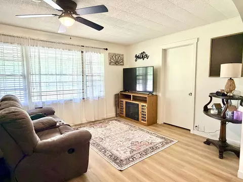 Living - 829 S Roosevelt Ave, Aurora, MO 65605 photo 3 of 3