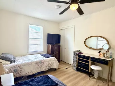 Bedroom - 829 S Roosevelt Ave, Aurora, MO 65605 photo 4 of 4