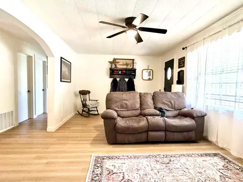 Living - 829 S Roosevelt Ave, Aurora, MO 65605 photo 2 of 3