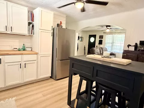 Kitchen - 829 S Roosevelt Ave, Aurora, MO 65605 photo 3 of 3