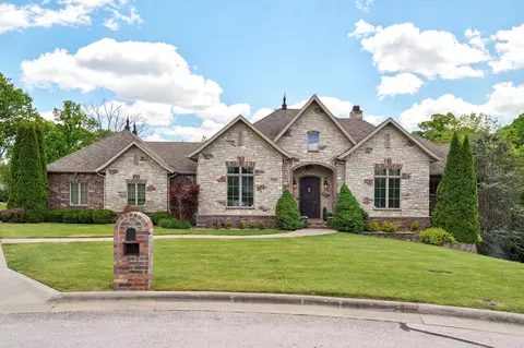 4682 E Stonebrook Ct, Springfield, MO 65809
