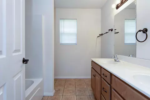 Bath - 2071 E Foxridge Trl, Republic, MO 65738 photo 1 of 2
