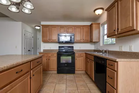 Kitchen - 2071 E Foxridge Trl, Republic, MO 65738 photo 4 of 4