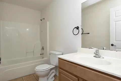 Bath - 2071 E Foxridge Trl, Republic, MO 65738 photo 2 of 2