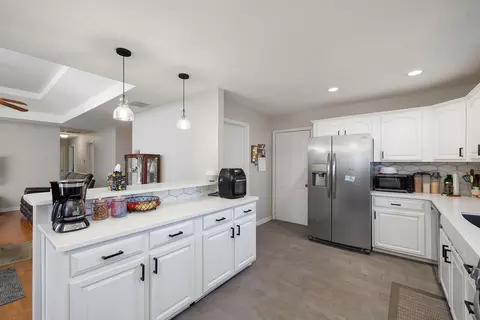 Kitchen - 2722 S Meadowlark Ave, Springfield, MO 65807 photo 1 of 4