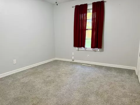 Bedroom - 2722 S Meadowlark Ave, Springfield, MO 65807 photo 5 of 6