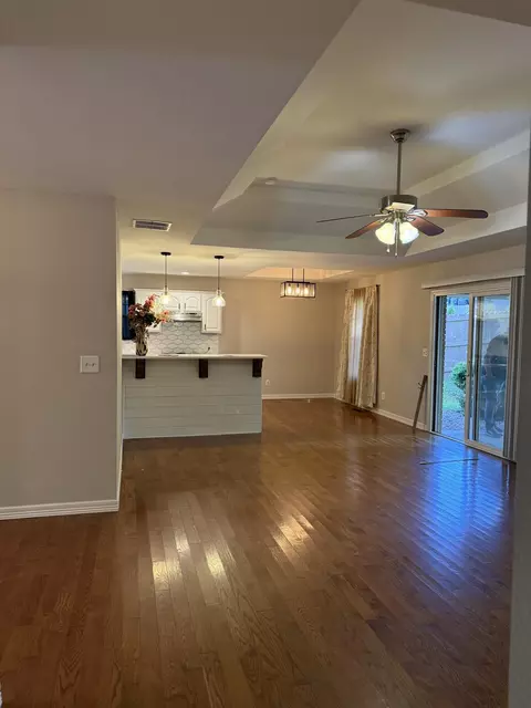Living - 2722 S Meadowlark Ave, Springfield, MO 65807 photo 3 of 7
