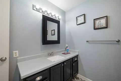 Bath - 2722 S Meadowlark Ave, Springfield, MO 65807 photo 1 of 4