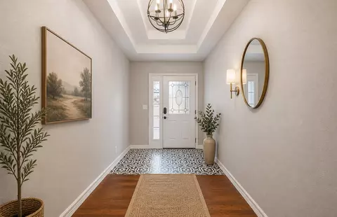 Entry Way - 2722 S Meadowlark Ave, Springfield, MO 65807 photo 1 of 1