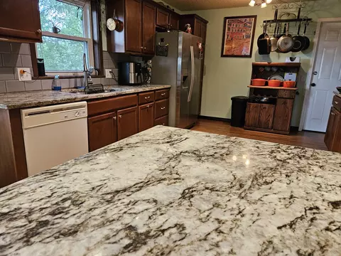Kitchen - 2489 Logan Ridge Rd, Ozark, MO 65721 photo 2 of 4