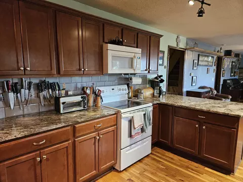 Kitchen - 2489 Logan Ridge Rd, Ozark, MO 65721 photo 3 of 4