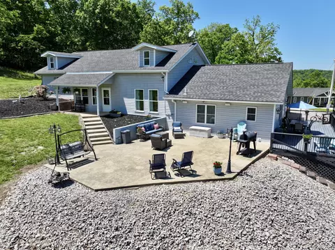 17772 Rayfield Rd, Eminence, MO 65466