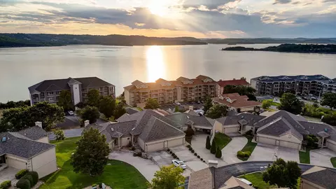 122 Villa Dr #2-4, Hollister, MO 65672