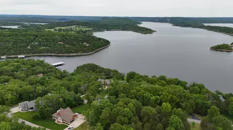 000 Eagles Point Ln, Shell Knob, MO 65747